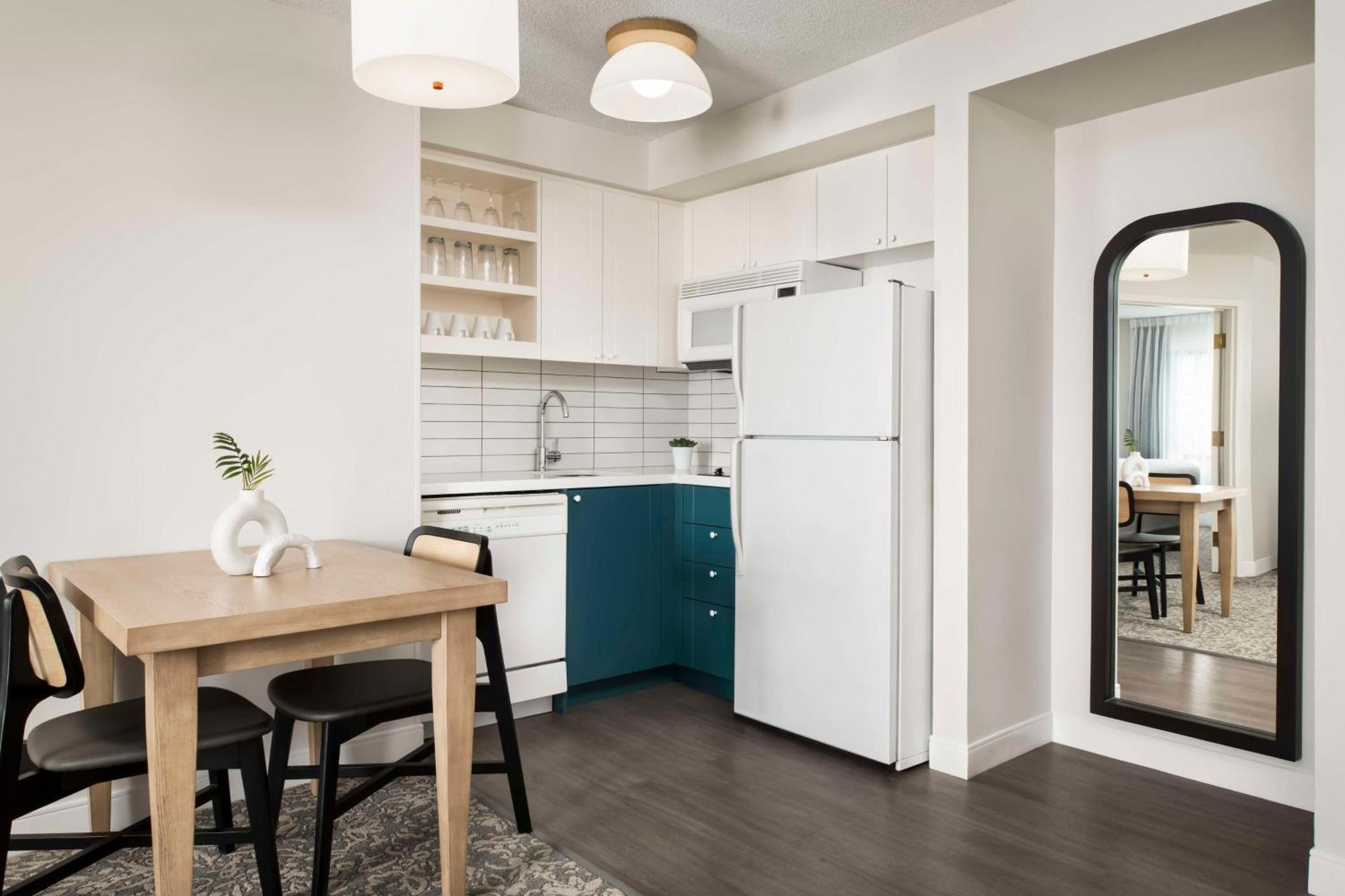 One-Bedroom King Suite,1652753357:JPEG